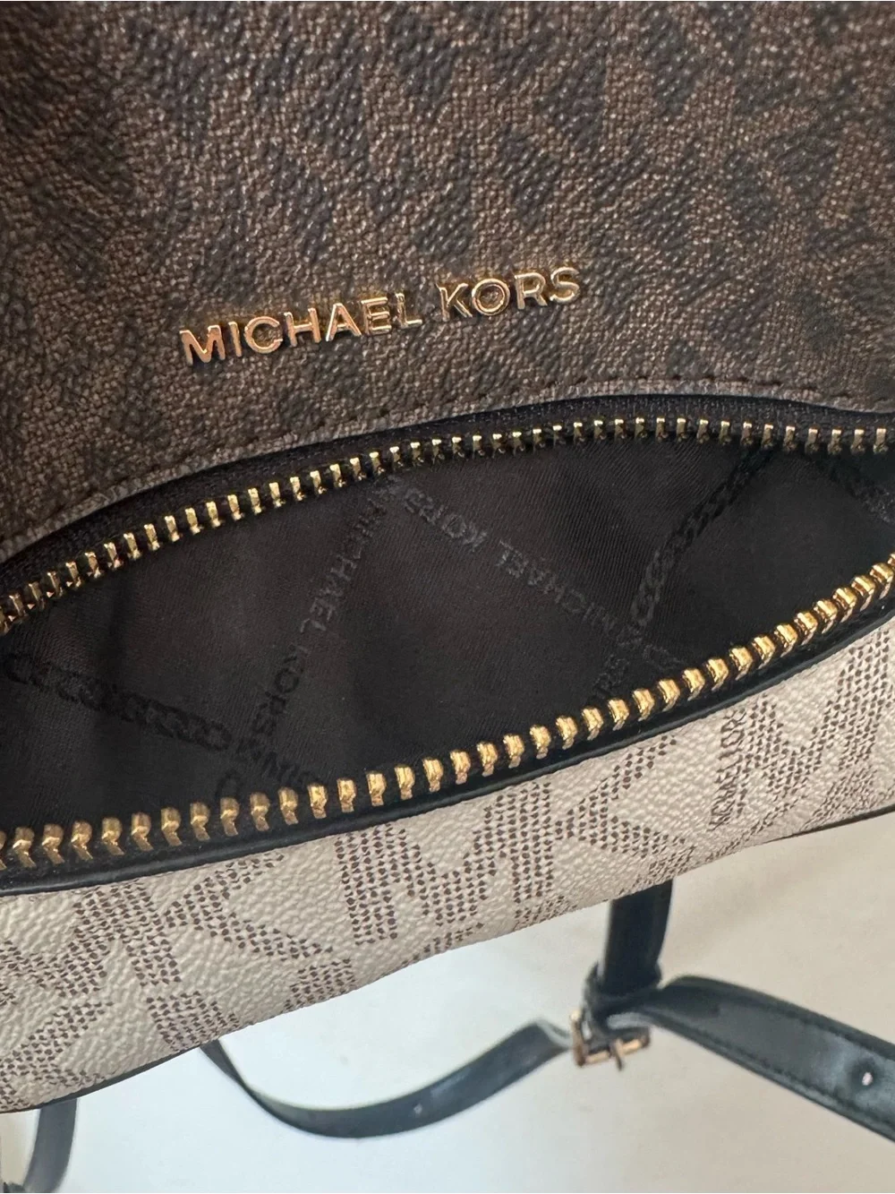 Michael Kors compact michael